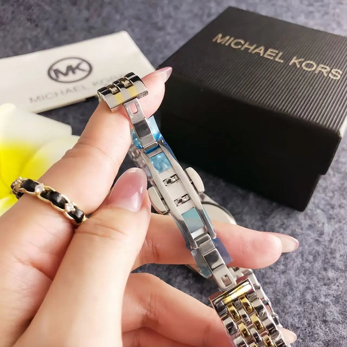 Montre Femme Élégante – Bracelet en Acier Inoxydable et Design Raffiné